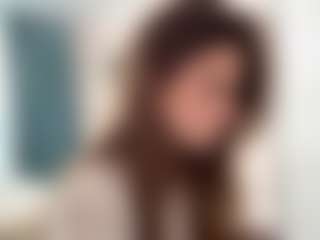 Live cam show with Isabella - Brown Hair Teen (18+) on Camsoda