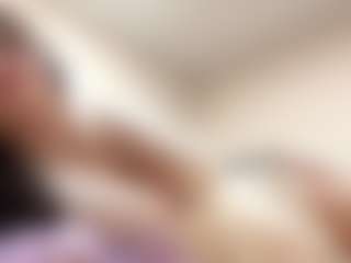 Live cam show with Elsa - Moaning on Porn Luv