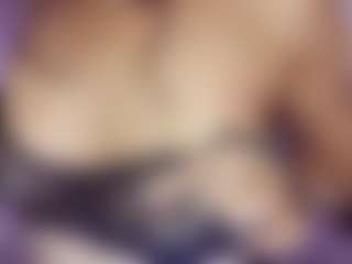 redqueen888 MILF webcam performer live streaming