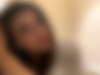Live cam show with Emma - Average on AdultVida.com