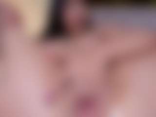 Live cam show with celeste-bunny18 - Double Penetration on Fit Hotties
