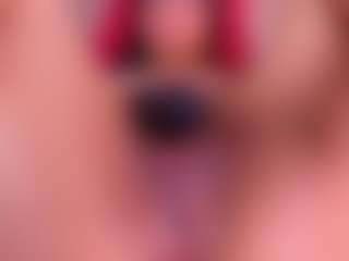 Live cam show with Stefa-rosse - New Squirt on Camsoda