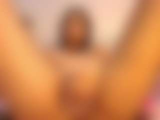 Live cam show with Alana-Limaa - Hairy Pussy Lovense on Hubzter Live