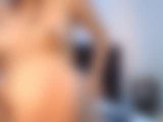Live cam show with Alana-Limaa - Hairy Pussy on fapnchat