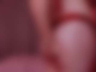 Live cam show with Eden - Doggy on Camsoda