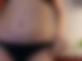 Live cam show with Amanda - Cute on Lustler
