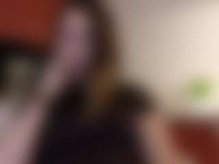 Live cam show with Amanda - Granny Blonde Hair on Stripli.com