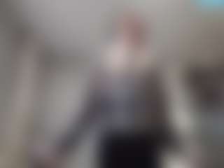 Live cam show with LorrianeLeuga - Moaning on Instabang