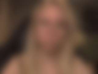 Live cam show with LorrianeLeuga - Oil on livesexfox.com