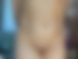Live cam show with Melodyy Rouse - Shaved on Camsoda