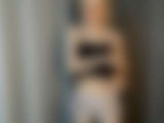 Live cam show with PhoebeArgetsinger - Body Massage on camgirlchat.live