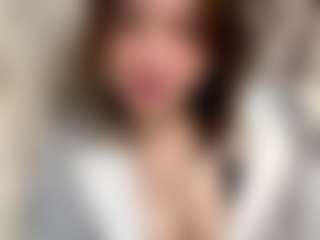 Live cam show with ZettaRuggieri - Body Massage on sexylive.show