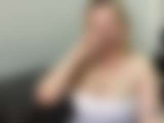Live cam show with alyrasunKarl - Ass Clapping on Livezox