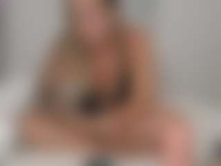 Mia-Wet's Live Sex Cam Show