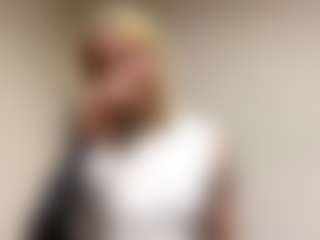 Live cam show with SonaDemsky - New Young Adult on Camsoda