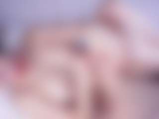 Live cam show with EssieSwartzfager - Thin on Camsoda