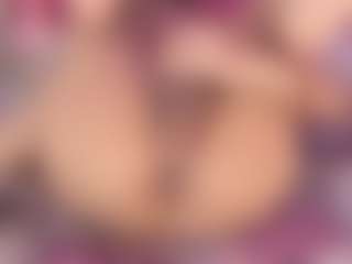 Live cam show with Emilyhall19 - Tease on Camsoda