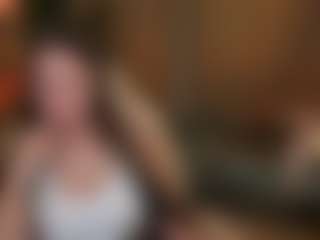 Live cam show with Crimsona-Domm - Sweet on Camsoda