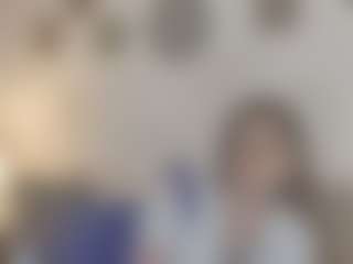 Live cam show with CoralShine - Middle Aged on mypornchat.com