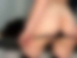 Live cam show with KristiRocca - Legs on AdultVida.com