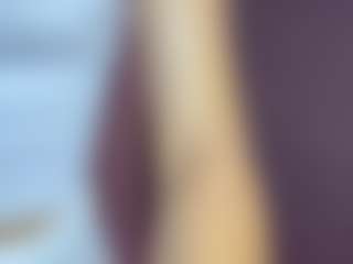 Live cam show with Emiliya - Public Mature on Dare Cams