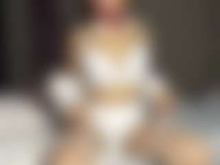 Live cam show with Emiliya - Granny on CamwithHer