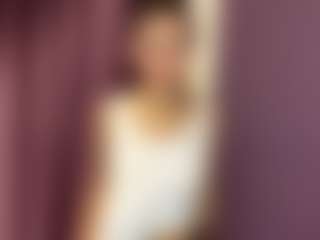Live cam show with Emiliya - Eating Pussy on luckytryst.com