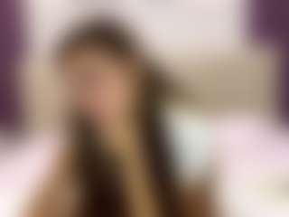 Live cam show with Emiliya - Granny Brown Hair on Camsoda