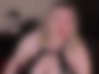 Live cam show with sadisticbabe - New Foot Fetish on SmokeAndPoke
