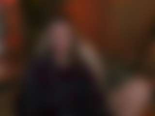 Live cam show with Alisaa-Laurent - Spank Brown Hair on Uber Horny