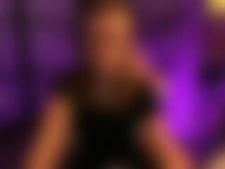 Live cam show with Alisaa-Laurent - Lean on CamwithHer