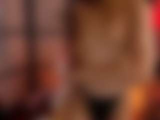Live cam show with Alisaa-Laurent - Spanks on Livezox