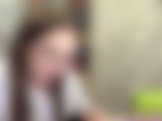 Live cam show with CarlottaAlbus - New Teen (18+) on Hubzter Live