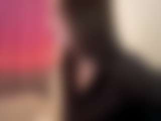Live cam show with RegenaGustavson - New Petite on Mixed Magazine Live