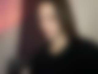 Live cam show with RegenaGustavson - Sucking on Camsoda