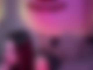 Live cam show with RegenaGustavson - Wild on xplaylive.com