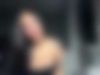 Live cam show with SkyeLondagin - Role Play on intimatelivegirls.com