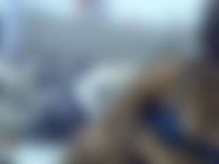 brunettenaomie MILF webcam performer live streaming