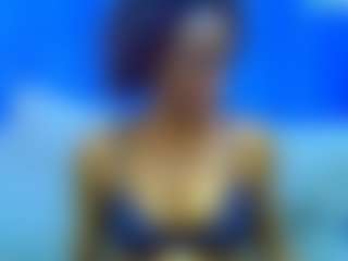 brunettenaomie MILF webcam performer live streaming
