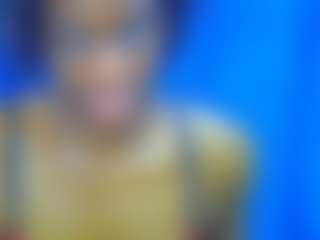 Live cam show with brunettenaomie - Petite on AdultVida.com