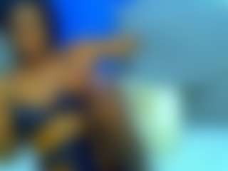 brunettenaomie's Live Sex Cam Show