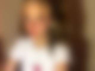 Live cam show with Casey - Average on googirlz