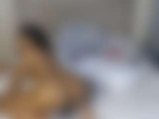 Live cam show with chloevee - Kisses on fapnchat