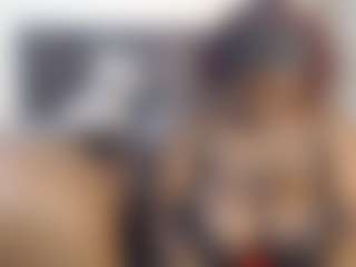 Henessie's Live Sex Cam Show