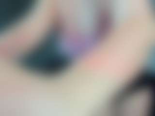 Live cam show with Isabella-Morgan1 - Camel Toe on chickslive.net