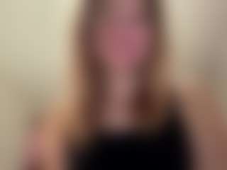 Live cam show with AundreaSaulpaugh - Strip Black on studioflirtlive.com