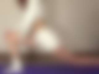 Live cam show with AundreaSaulpaugh - Granny on xplaylive.com