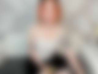 Live cam show with KellyFoss - Average on Latina Girls