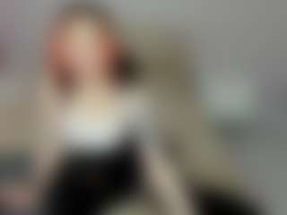 Live cam show with KellyFoss - Moaning on Camsoda