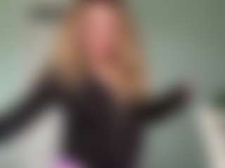 Live cam show with Sayla - Gray Eyes on Camsoda